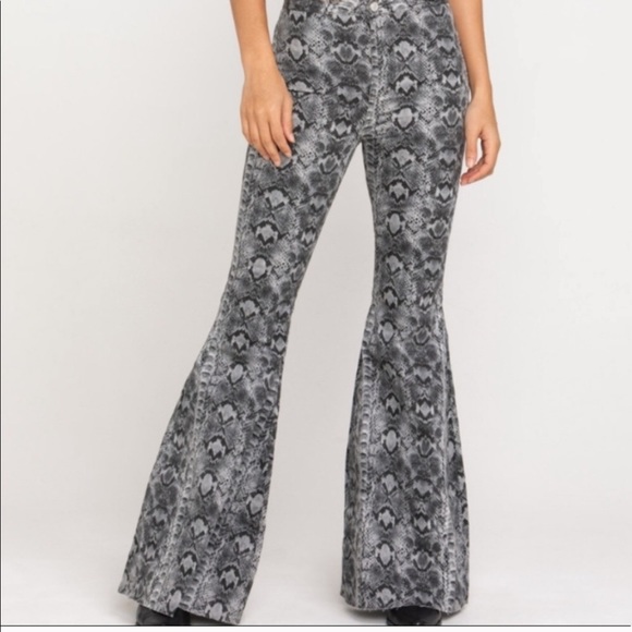Free People just float on snake print flare 26 - Picture 3 of 5